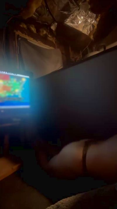Jbwc2plzu live cam on Cam4