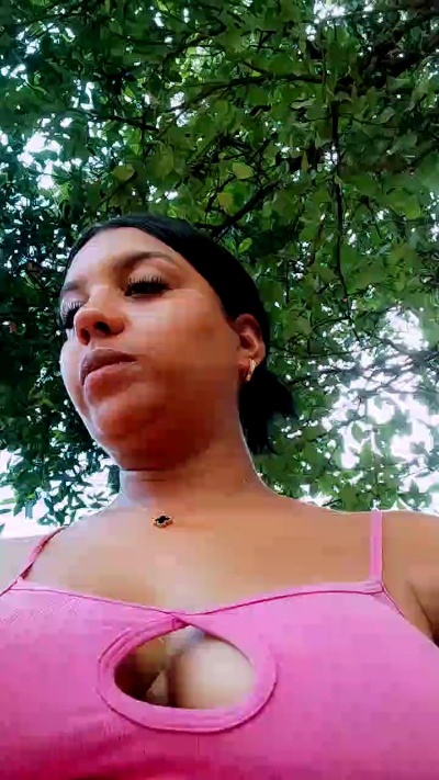 Jeans_Pee live cam on Cam4