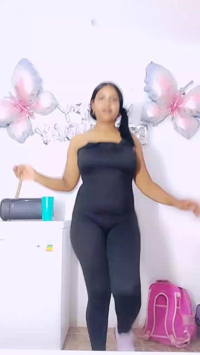 Jeans_Pee live cam on Cam4