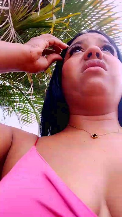 Jeans_Pee live cam on Cam4