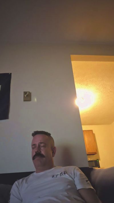 Jeepbrofo live cam on Cam4