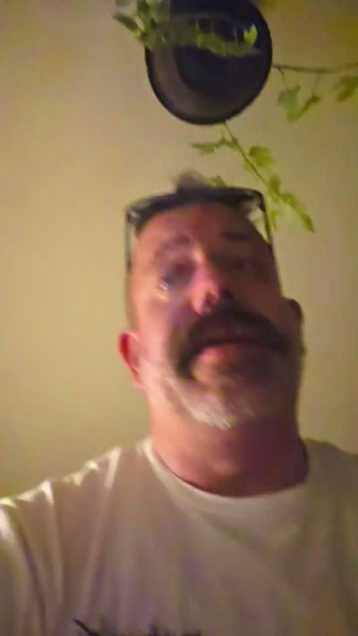 Jeepbrofo live cam on Cam4