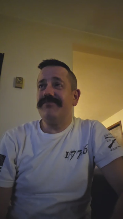 Jeepbrofo live cam on Cam4