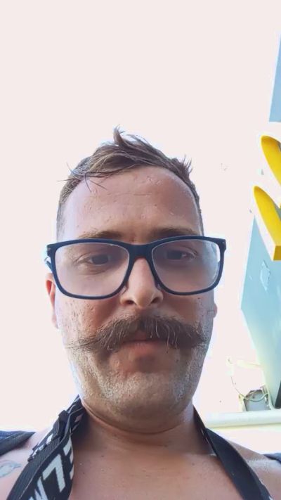 Jeffhubard live cam on Cam4