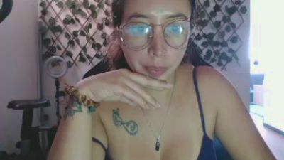 Jeiana4u live cam on Cam4