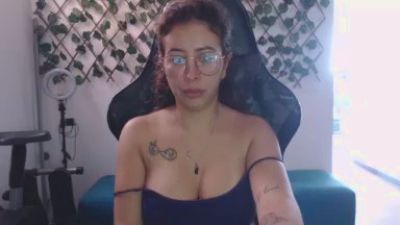 Jeiana4u live cam on Cam4