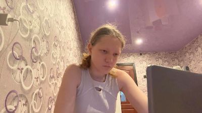 JenaeCocuzza live cam on Cam4
