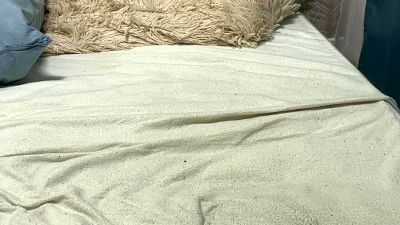 JenaeCocuzza live cam on Cam4