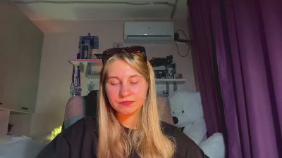 JeniferVoris live cam on Cam4