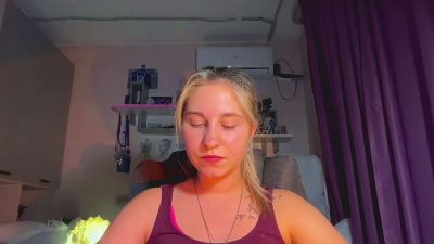 JeniferVoris live cam on Cam4