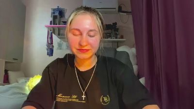 JeniferVoris live cam on Cam4