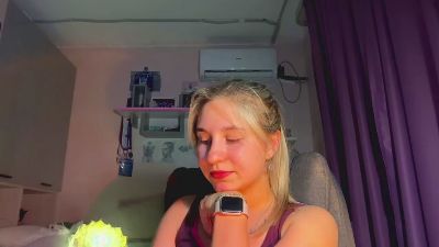 JeniferVoris live cam on Cam4