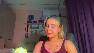 JeniferVoris live cam on Cam4