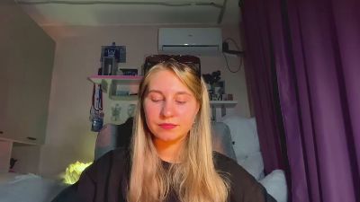 JeniferVoris live cam on Cam4