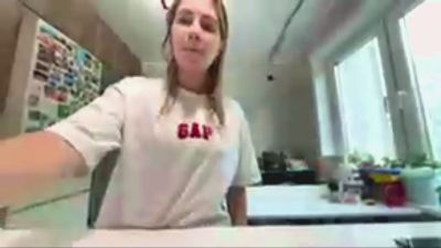 JeniferVoris live cam on Cam4
