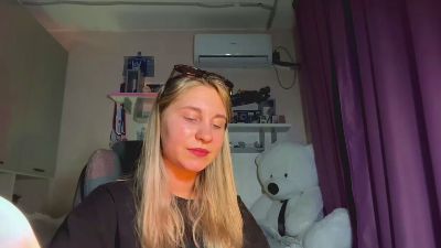 JeniferVoris live cam on Cam4