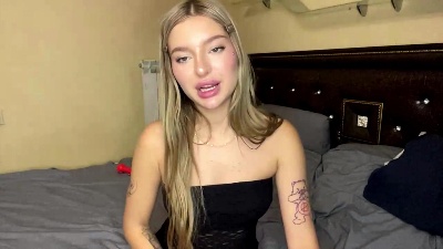 JeniseBisom live cam on Cam4