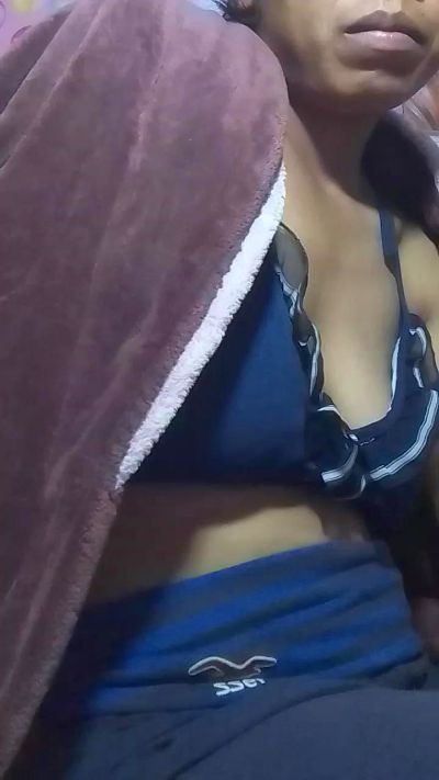 Jennia234 live cam on Cam4