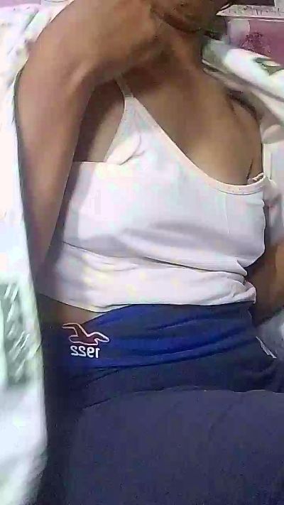 Jennia234 live cam on Cam4