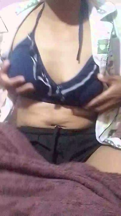 Jennia234 live cam on Cam4