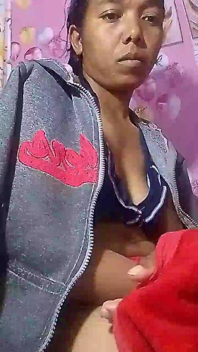 Jennia234 live cam on Cam4