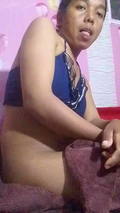 Jennia234 live cam on Cam4