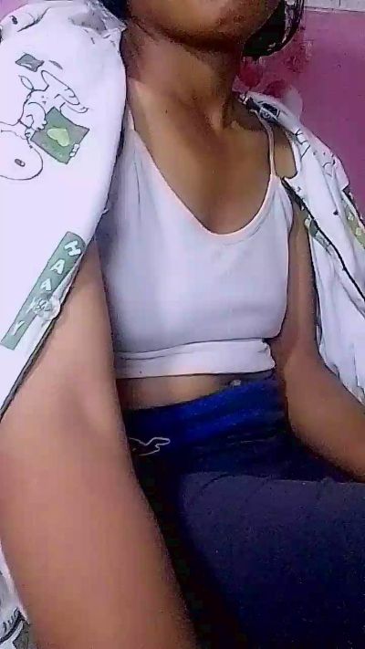 Jennia234 live cam on Cam4