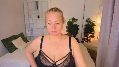 JenniferLight live cam on Cam4