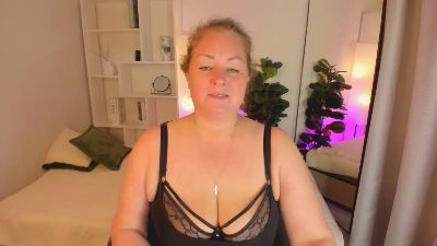 JenniferLight live cam on Cam4
