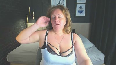 JenniferLight live cam on Cam4