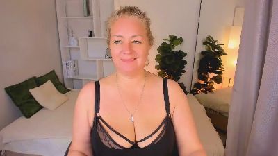 JenniferLight live cam on Cam4