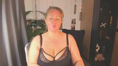 JenniferLight live cam on Cam4
