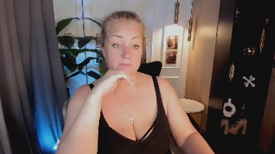 JenniferLight live cam on Cam4
