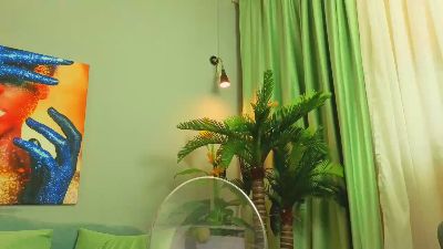 JenniferReys live cam on Cam4