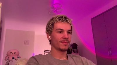 JeremyScotty live cam on Cam4
