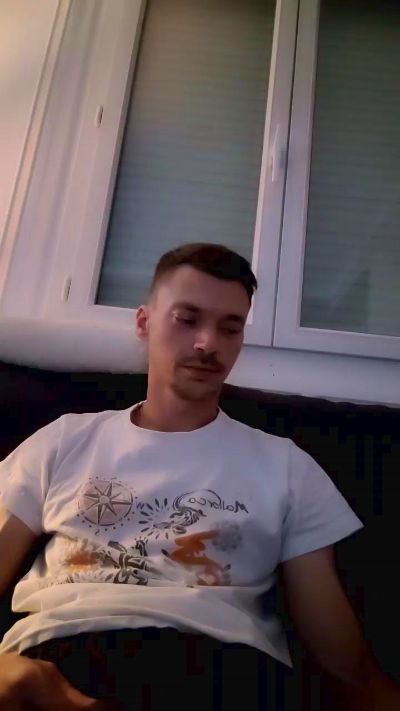 Jerjer42 live cam on Cam4