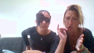 JeuneCharme1 live cam on Cam4