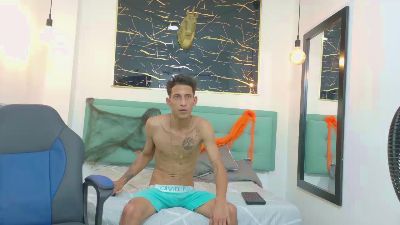 Jeyder_LatinBoy live cam on Cam4