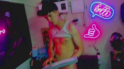 Jheampiero live cam on Cam4