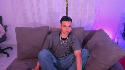 Jheanpaul_boy live cam on Cam4