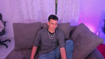 Jheanpaul_boy live cam on Cam4