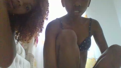 Jhoanne live cam on Cam4