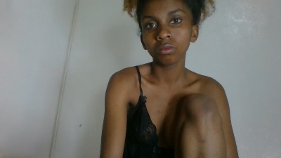 Jhoanne live cam on Cam4