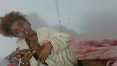 Jhoanne live cam on Cam4