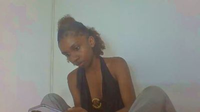 Jhoanne live cam on Cam4