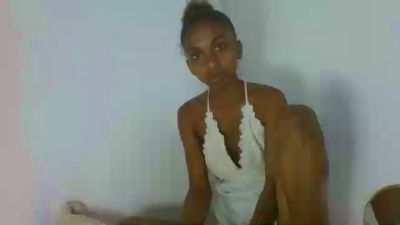 Jhoanne live cam on Cam4