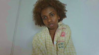 Jhoanne live cam on Cam4