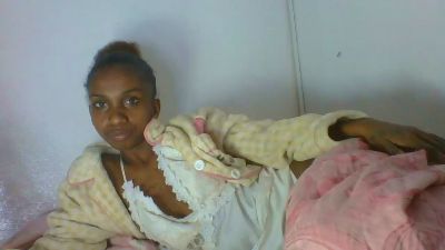 Jhoanne live cam on Cam4