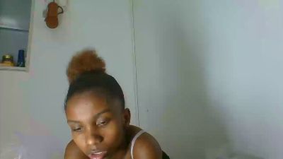 Jhoanne live cam on Cam4