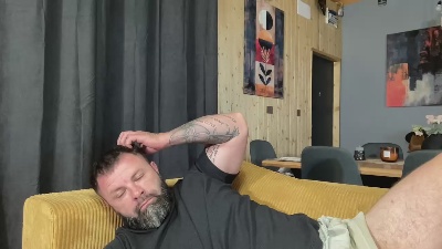 JhonnyAlpha live cam on Cam4